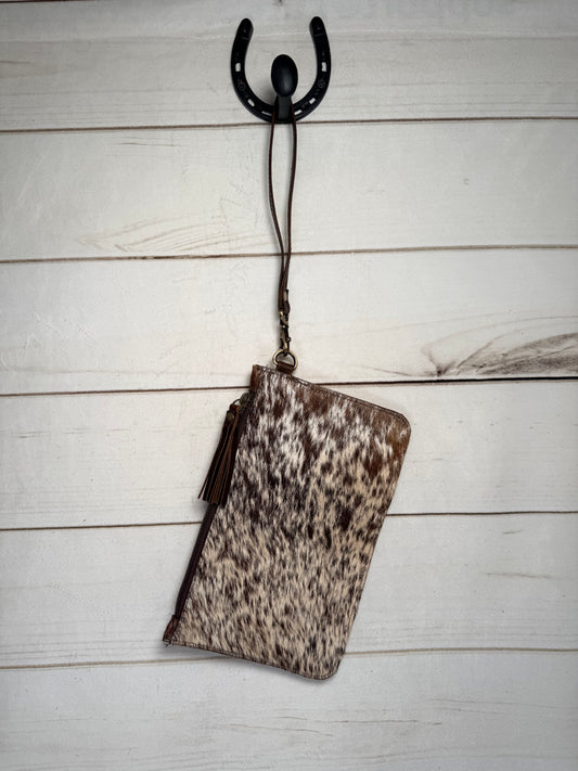 Hide On Carry All Wristlet Clutch (Med)