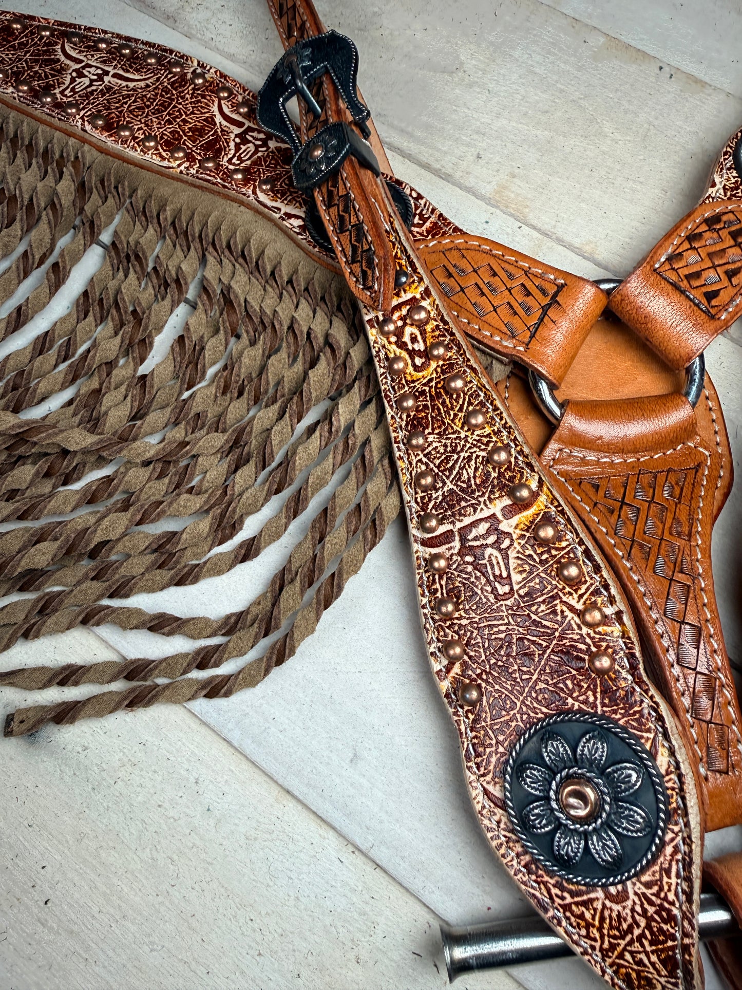 Buffalo Drift Studded Twisted Tack Set