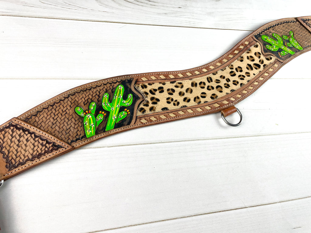 Showman ® Medium Leather Printed Sunflower and Cheetah print inlay tripping collar.