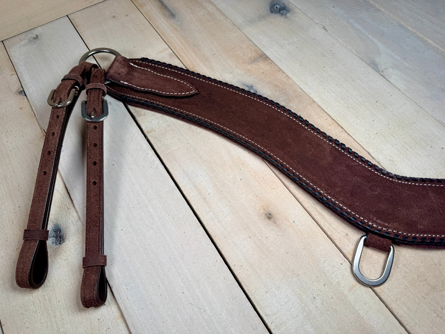 Roughout Whipstitch Tripping Collar