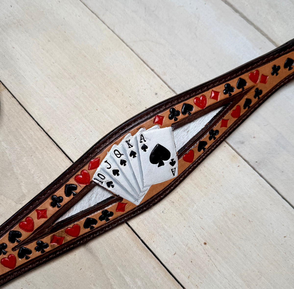 Royal Flush Painted Hide On Tack Set