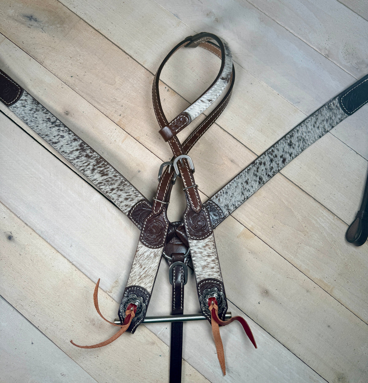 Single Ear Brown and White Hide Tack Set